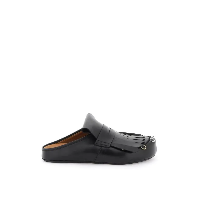Sabot in pelle con frange e piercing