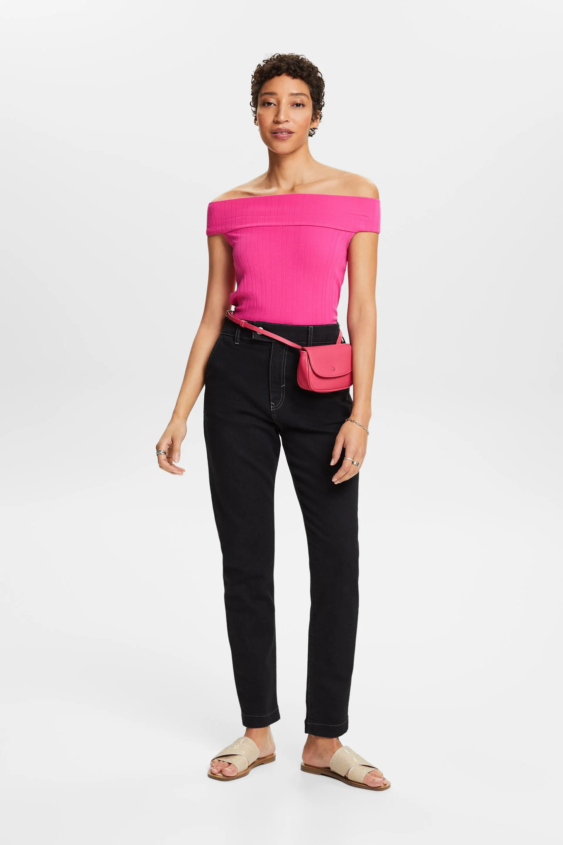 T-shirt a coste con spalle scoperte